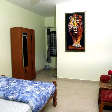 Colonia Munnar Homestay Buitenkant foto